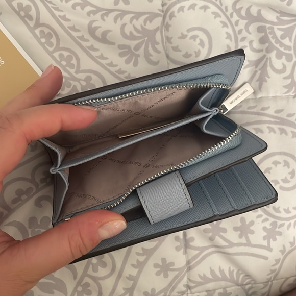 Michael Kors Wallet NWT - Picture 7 of 9